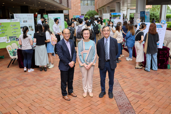 (from left to right)：Professor Samson Tse, Secretary for the Civil Service Mrs Ingrid Yeung and Professor Richard Wong